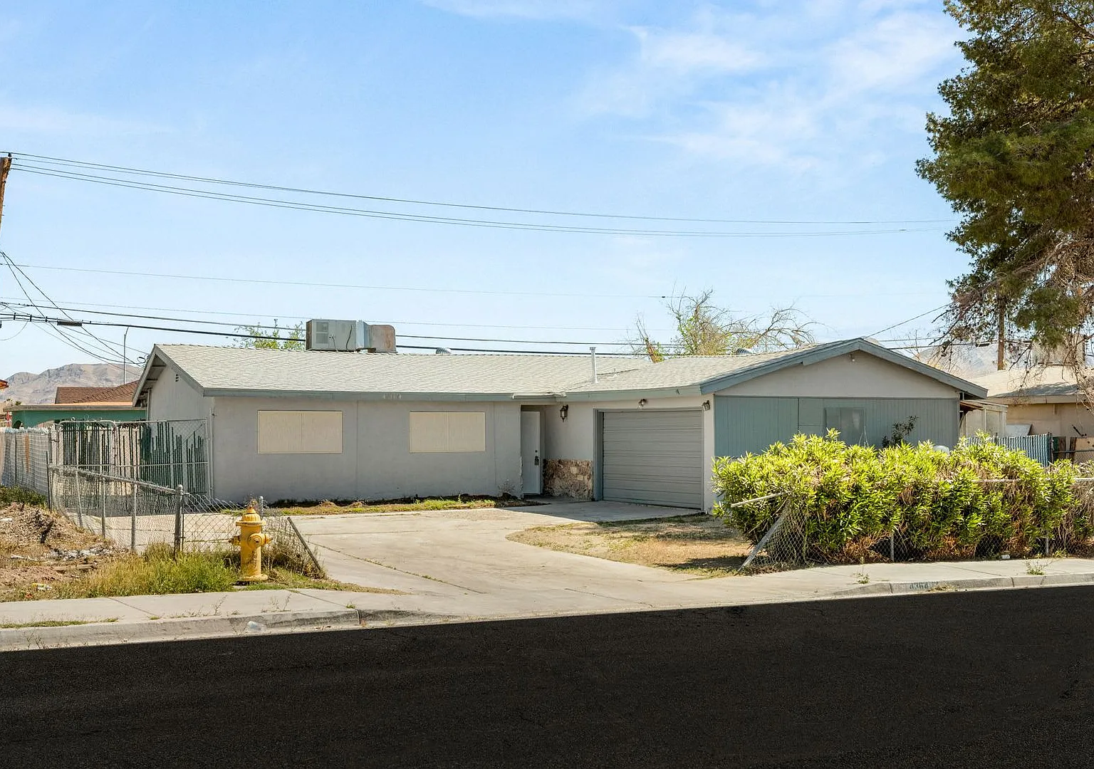 Charming Single-Story Home with No HOA & Attached 2-Car Garage — Photo 1
