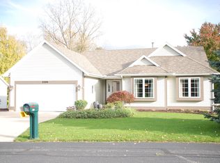 2286 Burton Pointe Blvd SE, Grand Rapids, MI 49546