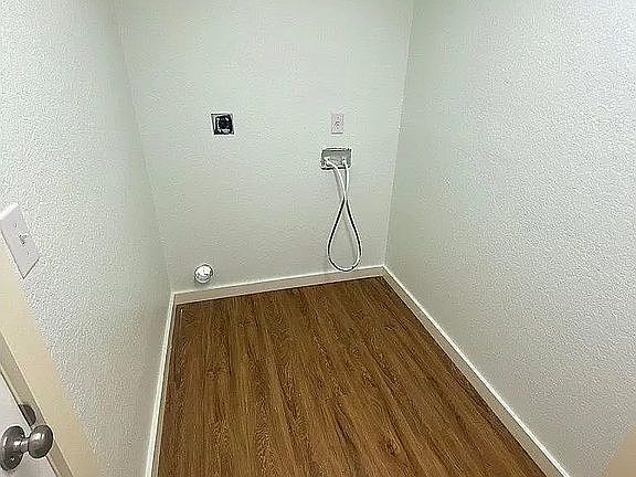 4th image of 835 Robinson Ave