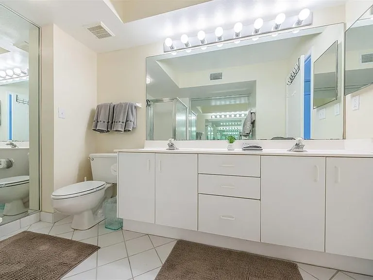 6105 Bahia Del Mar Cir #382 — Photo 16