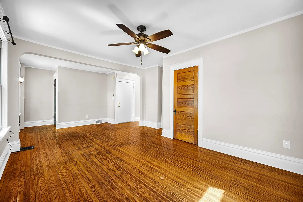 Building Photo - 502 W High St #B