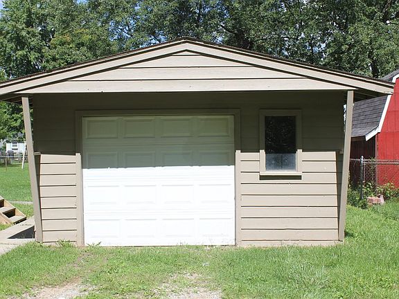 4th image of 7231 Schoolcraft Dr