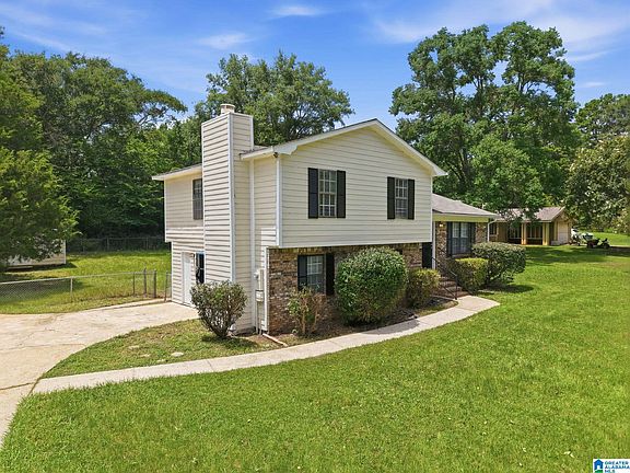 3rd image of 102 Meadowgreen Ln