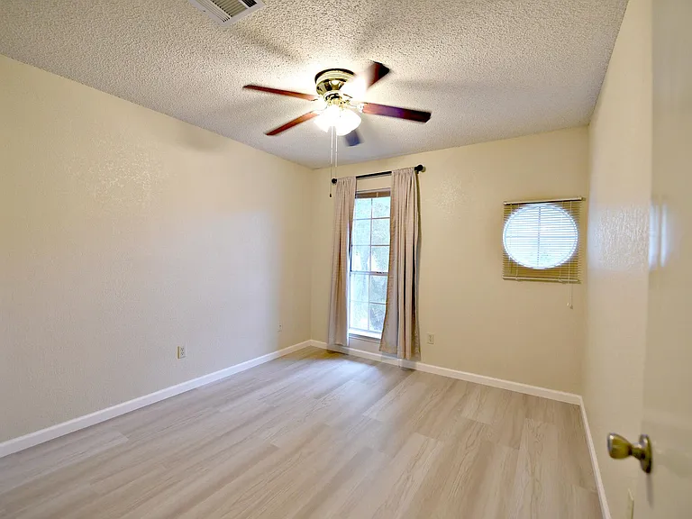 13329 Black Canyon Dr — Photo 17