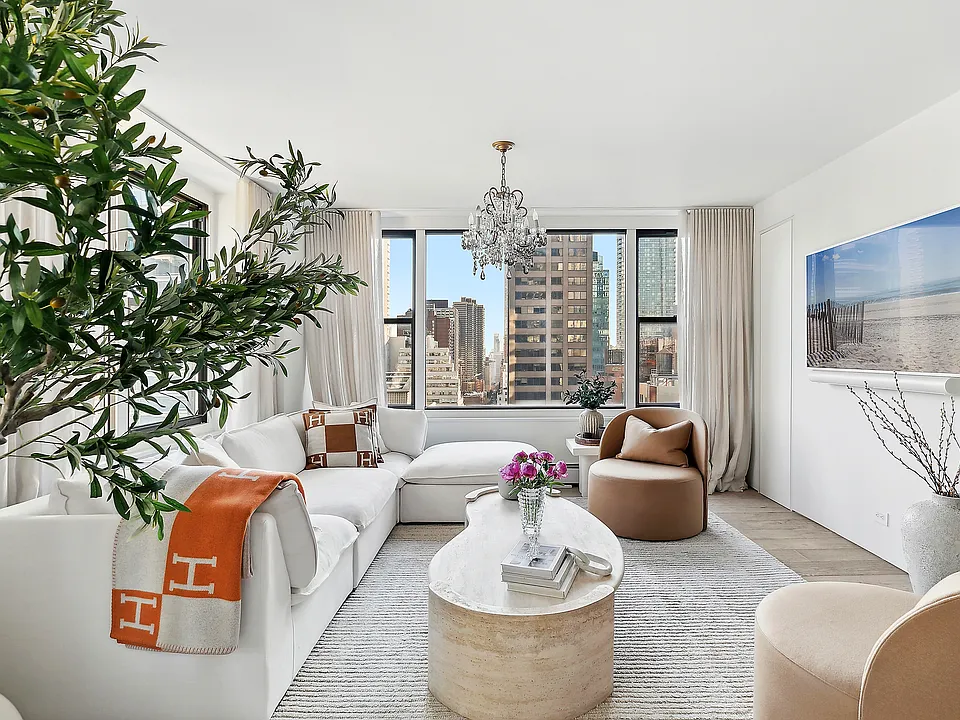 117 E 57th St #22H