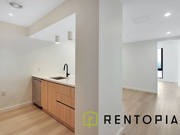 5th image of 1010 Pacific St #825
