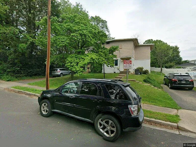 4131 Leonard Dr