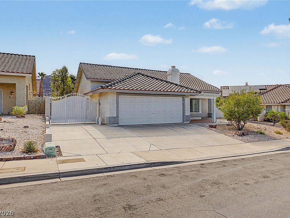 1st image of 825 Cypress Pines Way