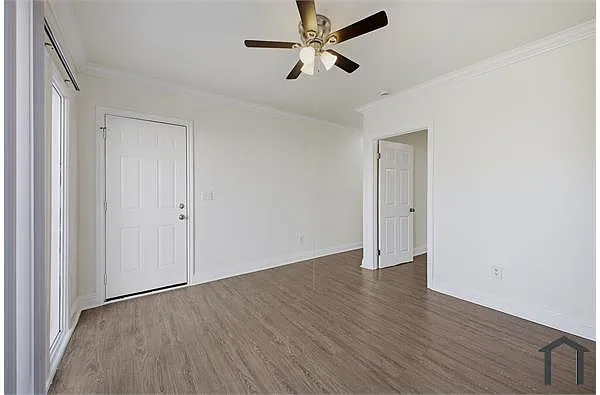 Building Photo - 1524 Crown Hill Ave #6