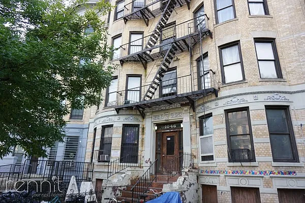 Rented by Rennit Inc. | media 24