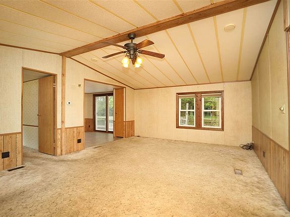 Inside of 3865 Glenview