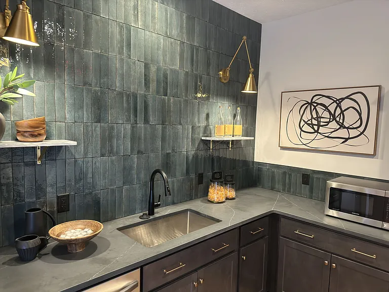 Sugarbush Apartments — Photo 17