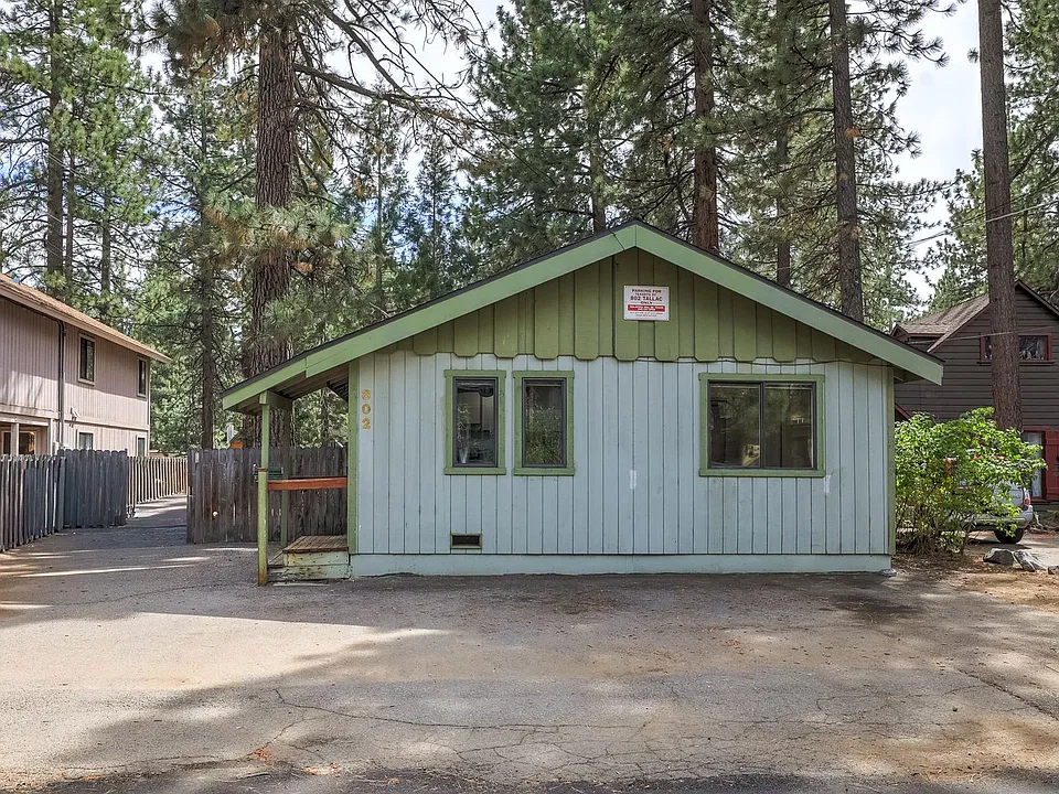 802 Tallac Ave
