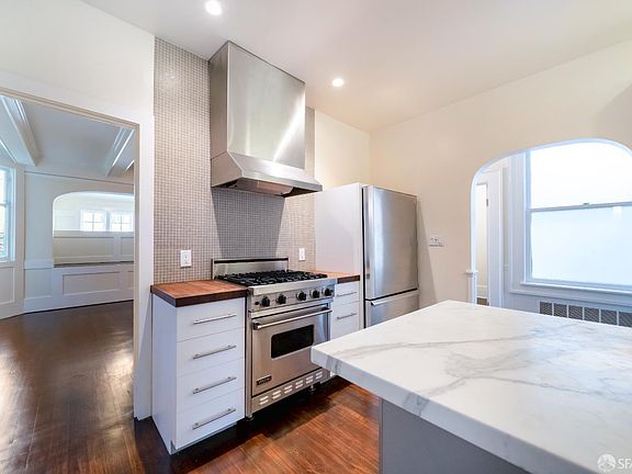 2nd image of 851 Lombard St #851