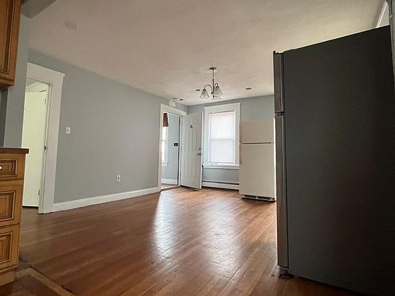 5th image of 319 Admiral St #2