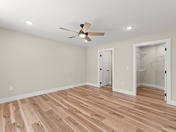 2nd image of 184 Creekview Ct
