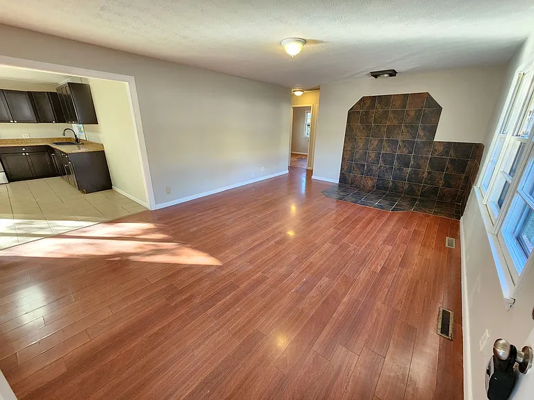 1319 S Prince Ln — Photo 4
