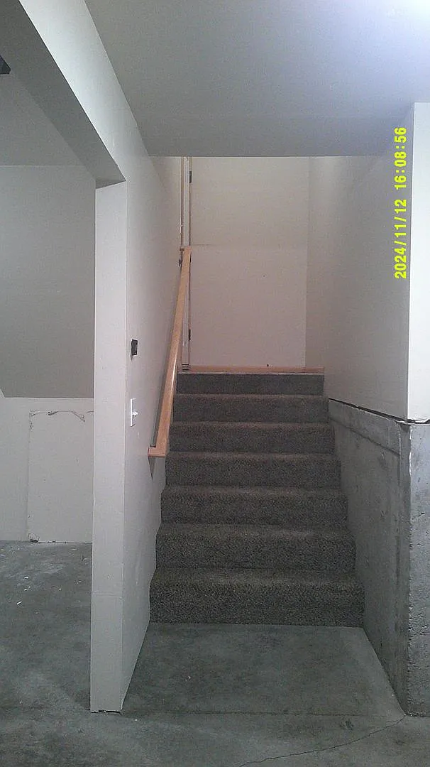 Move In Special!! Spacious 3 Bed 2.5 Bath Townhouse — Photo 3