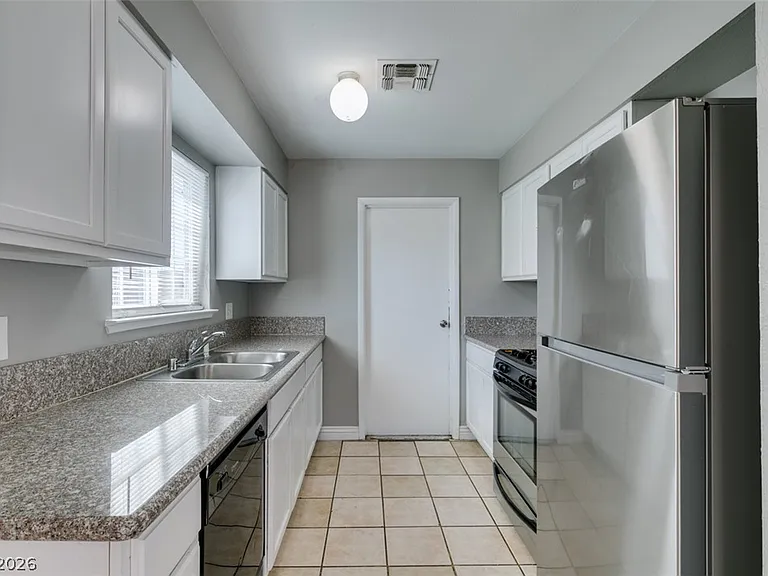 4732 Chantilly Ave — Photo 22