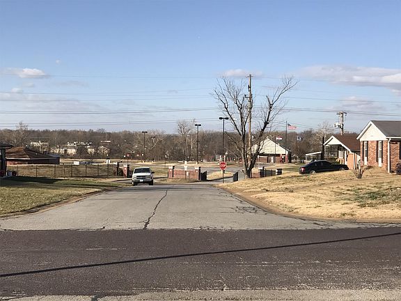3rd image of 8912 Darnell Pl