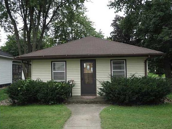 1st image of 614 W Marion St