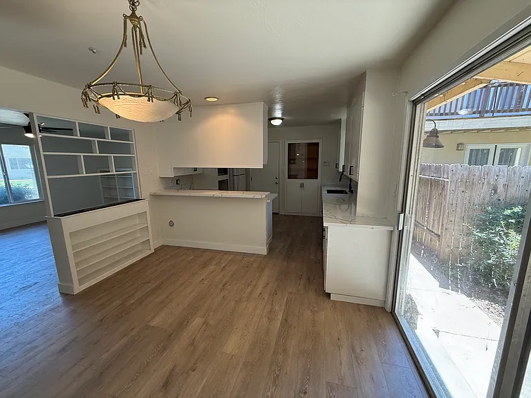 1547 Gregory Way — Photo 19