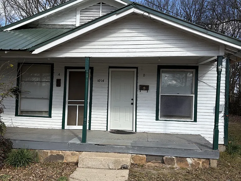 1014 W B St #A — Photo 1