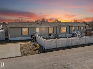 3212 Lakewood Close NW, Edmonton, AB T5S 2R8