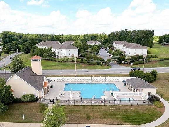 3rd image of 6116 Birkdale Dr