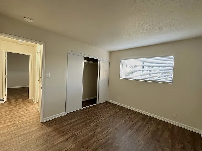 Lincoln Courtyards at 531 Glendora Avenue — Photo 35