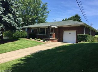 49128 Maple Ln, East Liverpool, OH 43920