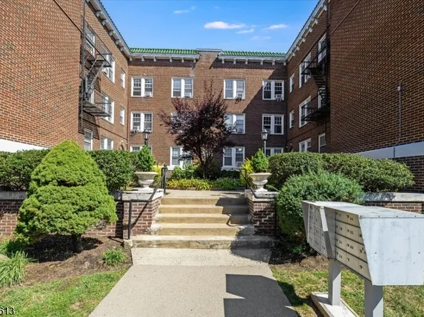2 Altamont Ct BLDG 2 #24, Morristown Town, NJ 07960