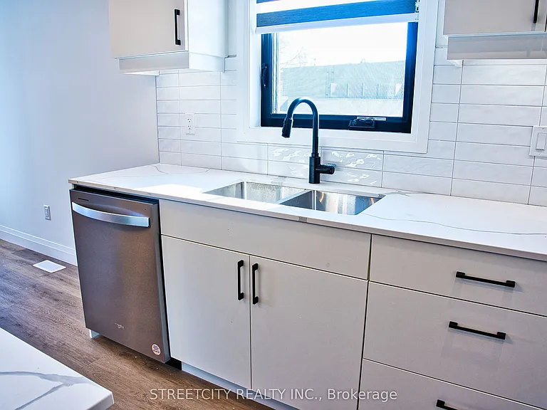 2900 Savoy St #105 — Photo 11