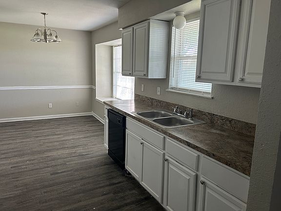 4th image of 938 Cherrywood Trl