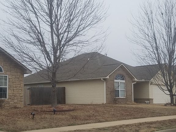 3rd image of 609 Gail Dr