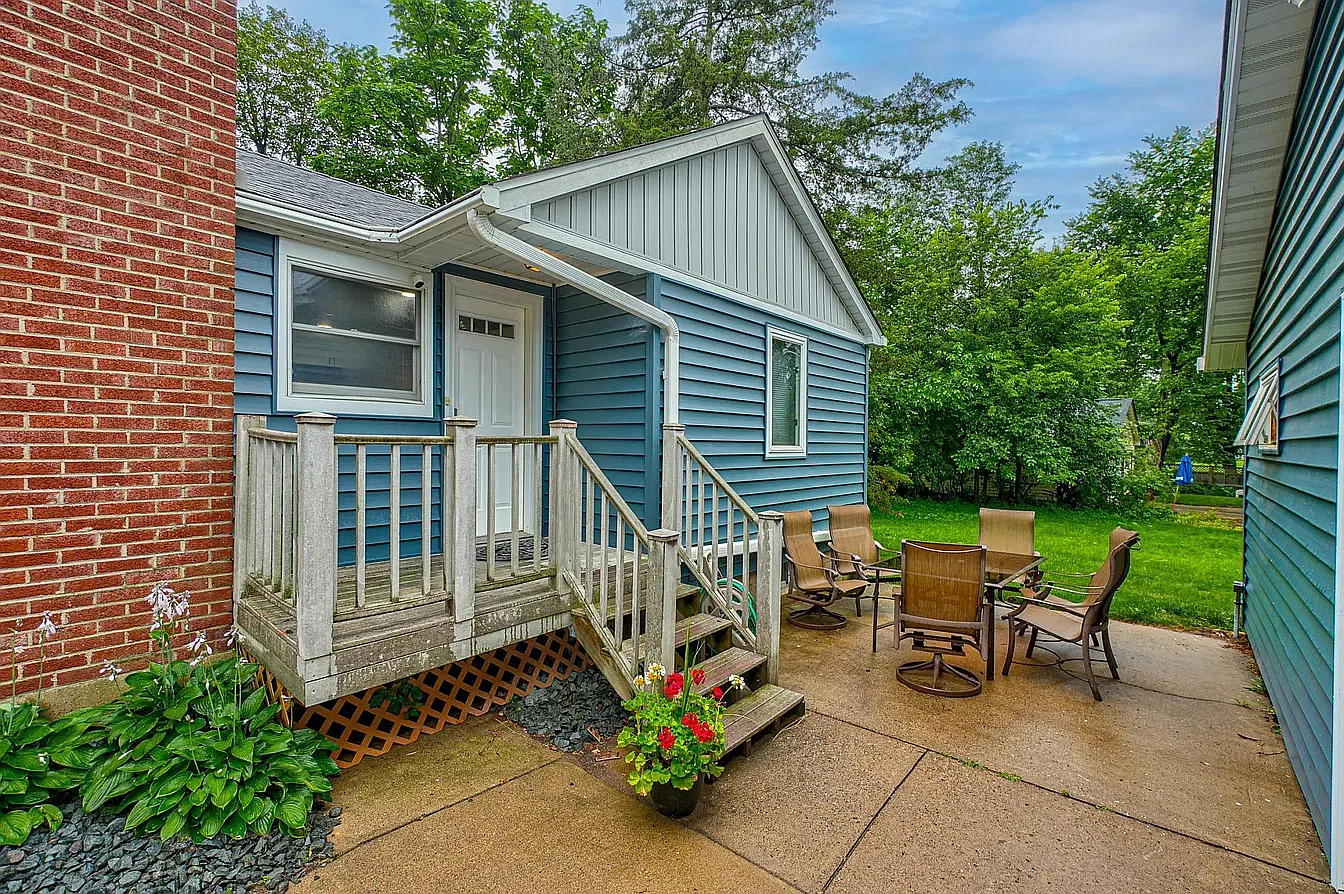 3 bed, 1423 sqft, $2,500 — Photo 3