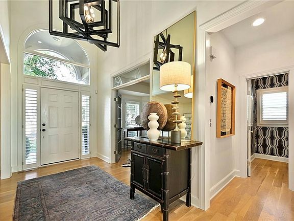 5th image of 15408 Aberdeen St