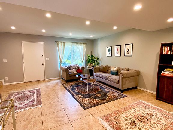 3rd image of 230 Green Heath Pl