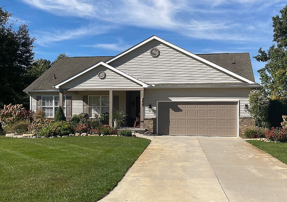 1st image of 146 Lakeshore Dr