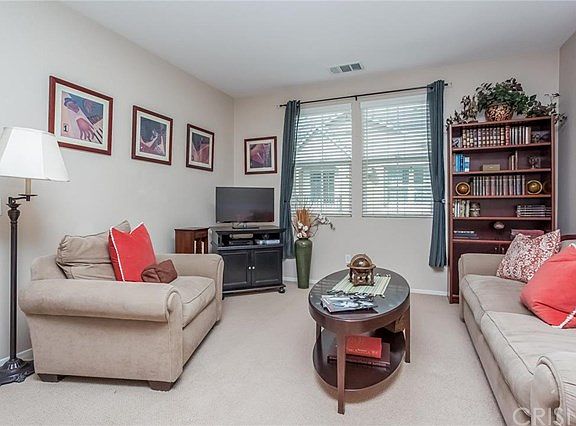 4th image of 24048 Meadowbrook Ln
