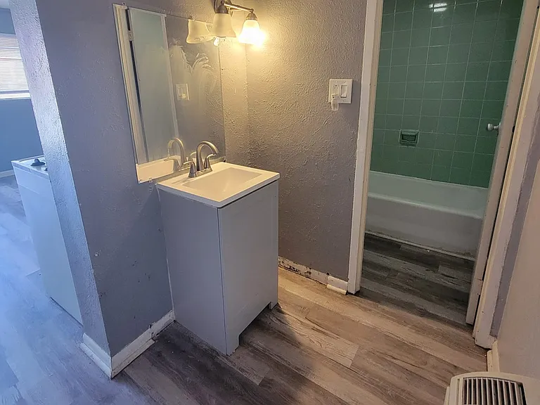 45 S Summit St #101 — Photo 4