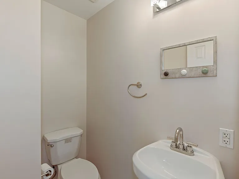 329 Rhode Island Ave NE #103 — Photo 16