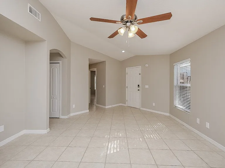 1034 Harvest Moon Dr — Photo 4