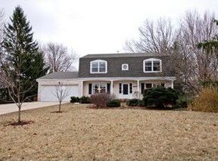 28W465 Douglas Rd, Naperville, IL 60564