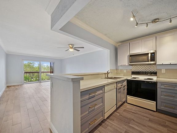5th image of 7915 Camino Real APT 401