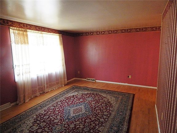 4th image of 1819 Woodbine Dr