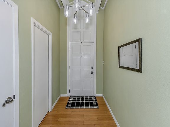 4th image of 103 Robin Ave