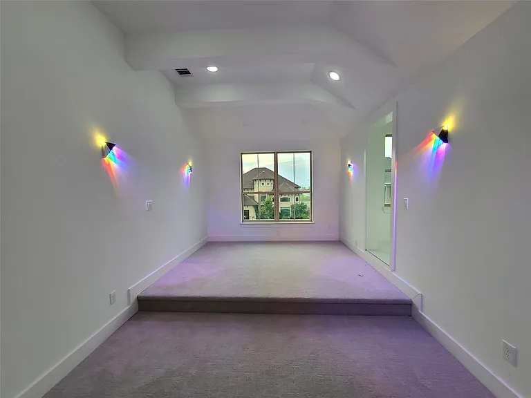 2812 Almanzor Ave — Photo 21