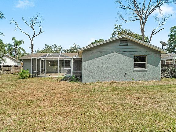 5th image of 130 Ludlow Dr
