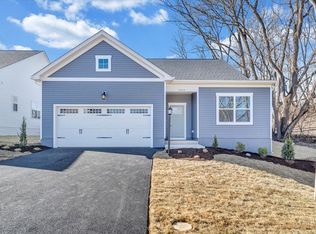 7355 Kings Pointe Dr, Fairlawn, VA 24141